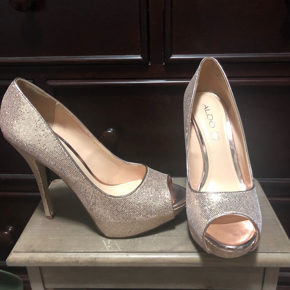 Heels - Picture 4 of 8